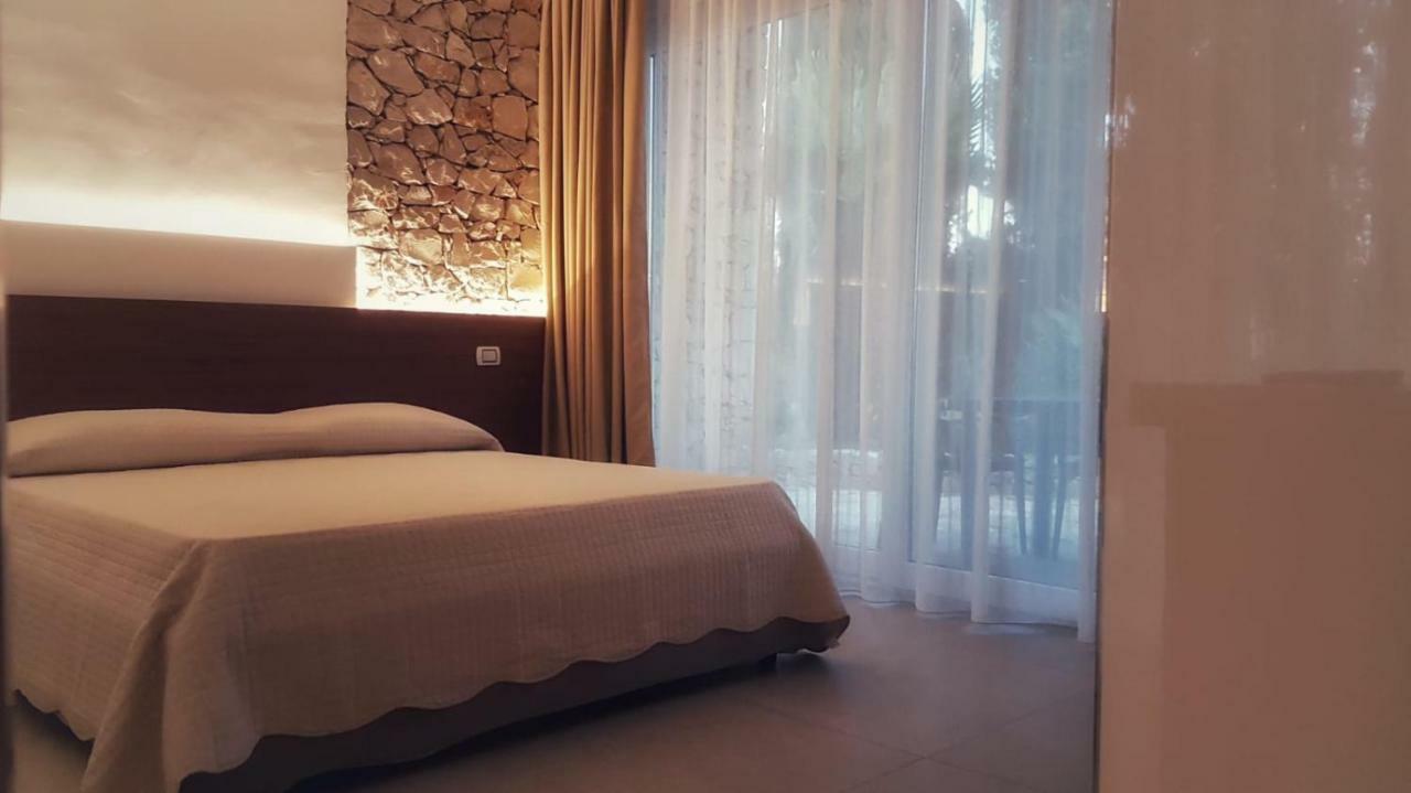 Villa Minerva Family Relais Алеціо Екстер'єр фото